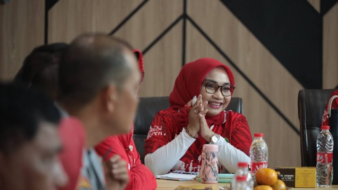 Wiwiek Hargono, Peran dan Prestasinya di Bekasi